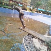 玻璃钢跳水人物雕塑