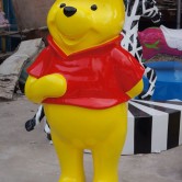 玻璃钢动漫小黄熊雕塑