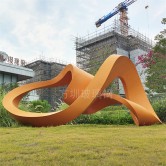 艺术与工艺的交融：定制不锈钢雕塑点亮园林新境