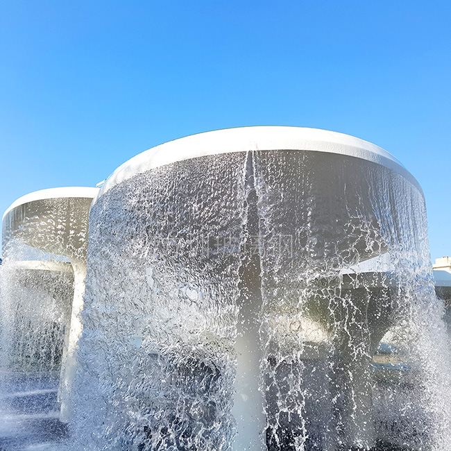 玻璃钢喷泉注塑工艺：塑造灵动水景的艺术与科学